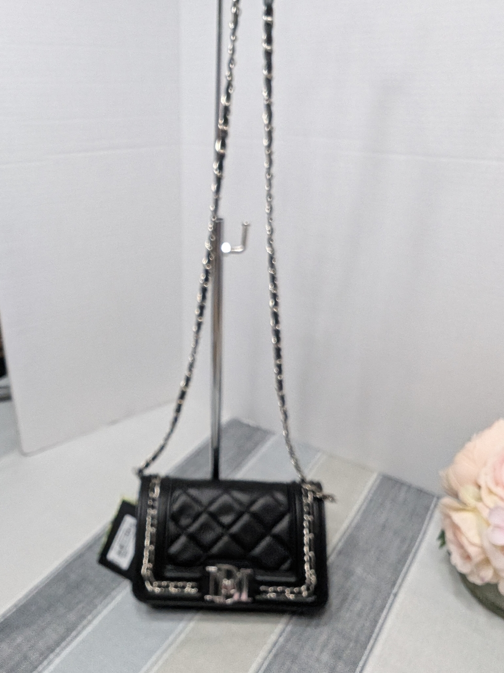 Badgley Mischka Small Quilted Crossbody Bag Black - Picture 9 of 9